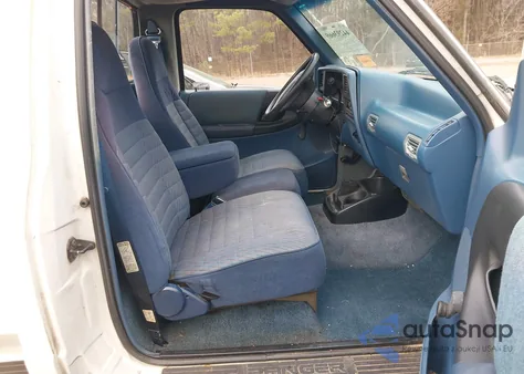 1993 Ford Ranger z USA, uszkodzony, nr VIN 1FTCR10U4PPB83738